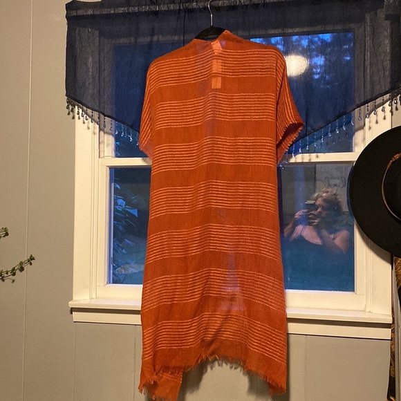 Very cute Kimono one size fits all! From Francesca’s - Picture 3 of 5